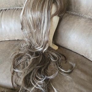 Elegant Brown and Cream Women's Hair Wig